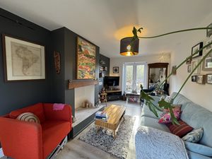 Lounge- click for photo gallery